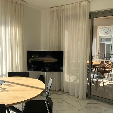 Saint Jhon Lägenhet Menton Exteriör bild